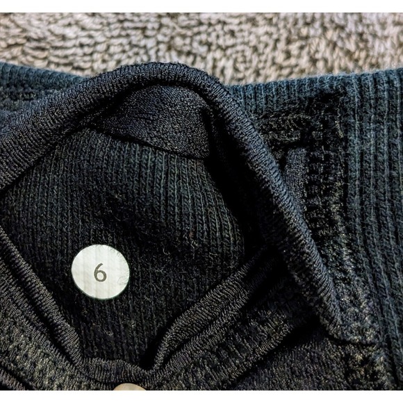 Lululemon Athletica Cotton Relaxed Fit Capri Shorts Black Sz. 6 - Picture 3 of 7